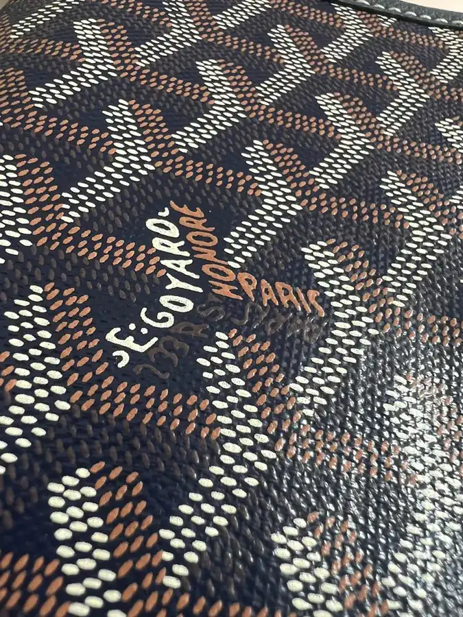 Goyard Envelope Bag Premium Italian Calfskin, Adjustable Strap, Versatile Design