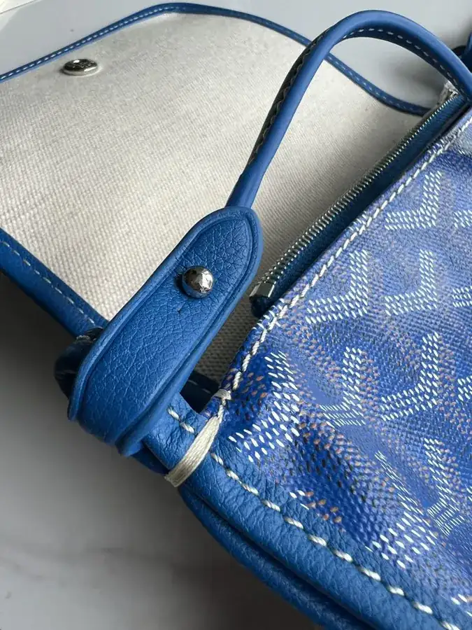 Goyard Envelope Bag Premium Italian Calfskin, Adjustable Strap, Daily Use