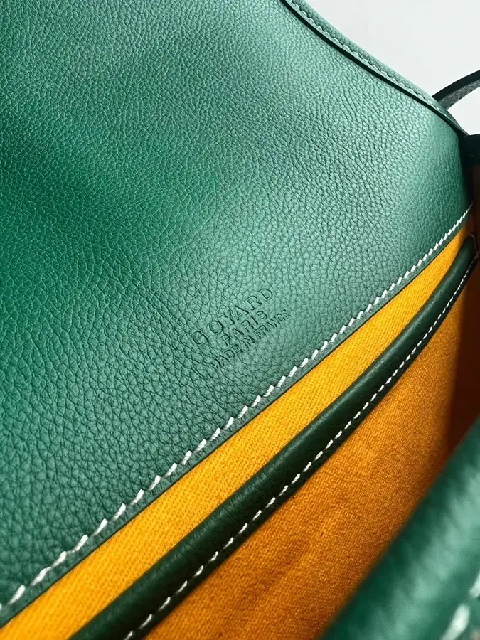 Beédère 2 Classic Mail Bag Minimalist and Practical