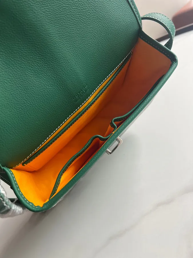 Beédère 2 Classic Mail Bag Minimalist and Practical
