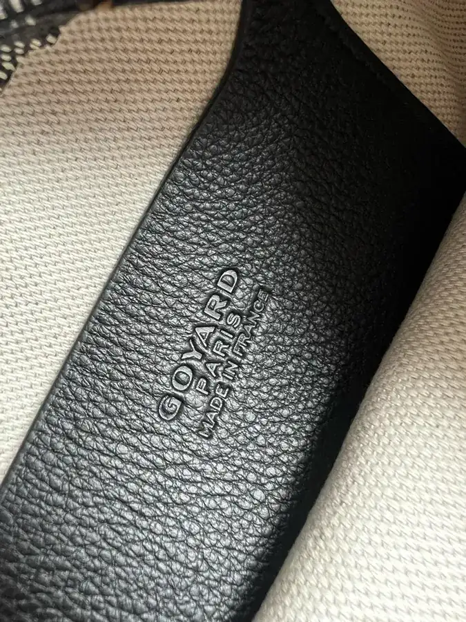 Goyard Envelope Bag Premium Italian Calfskin, Adjustable Strap, Versatile Carry
