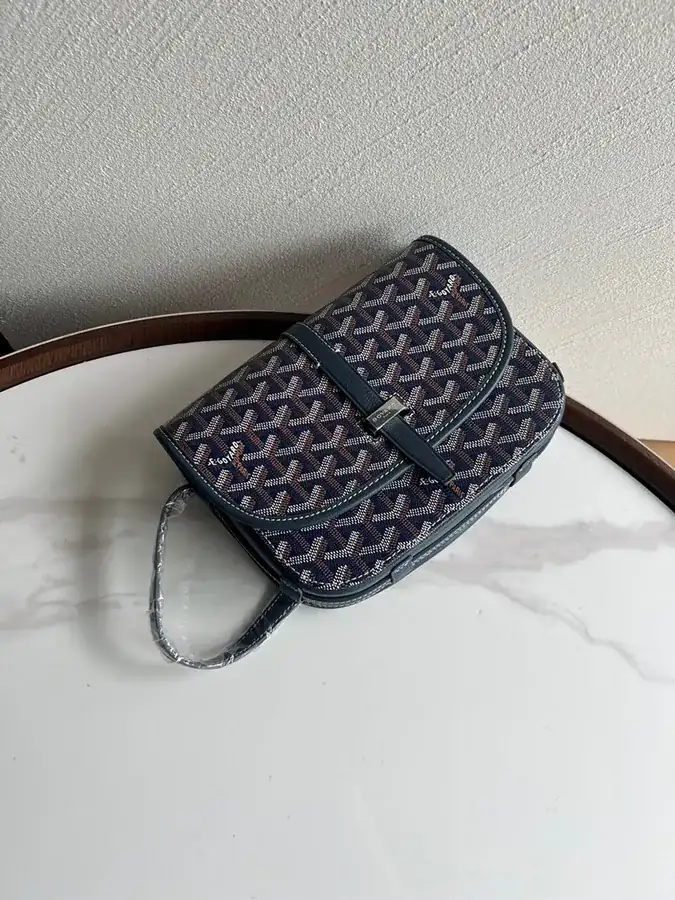 Beédère 2 Classic Mail Bag Minimalist and Practical