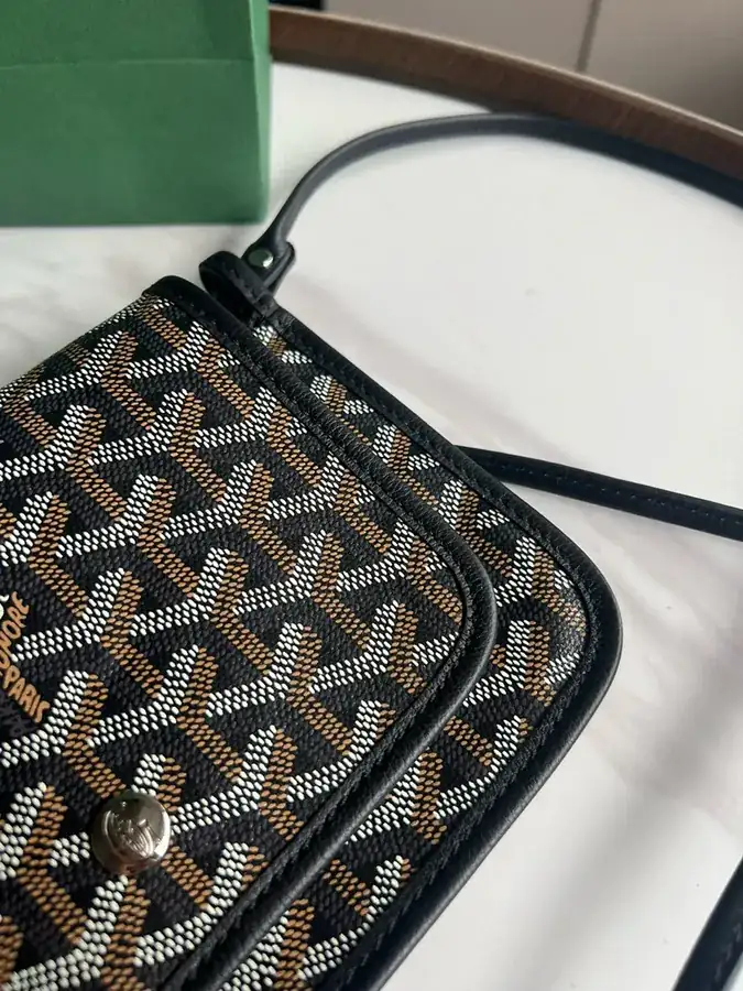 Goyard Envelope Bag Premium Italian Calfskin, Lightweight and Versatile