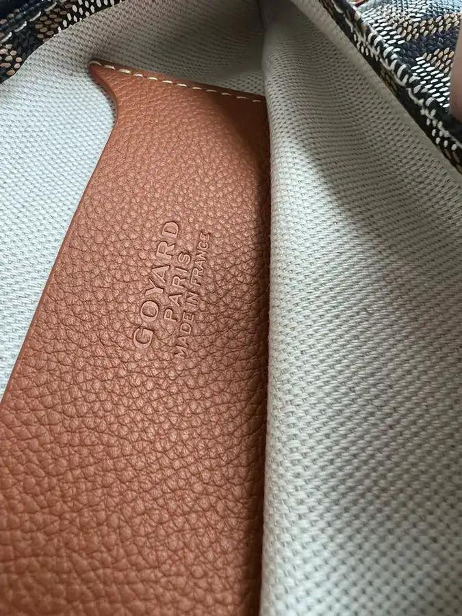 Goyard Envelope Bag Premium Italian Calfskin, Adjustable Strap, Versatile Design