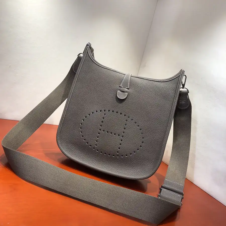 Evelyne Bucket Bag in Grained Calfskin