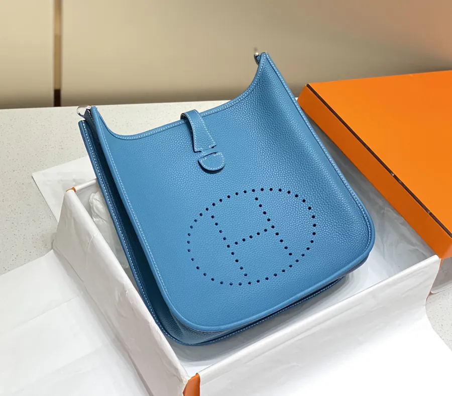 Evelyne Bucket Bag Classic镂空H Letter, Blue Denim