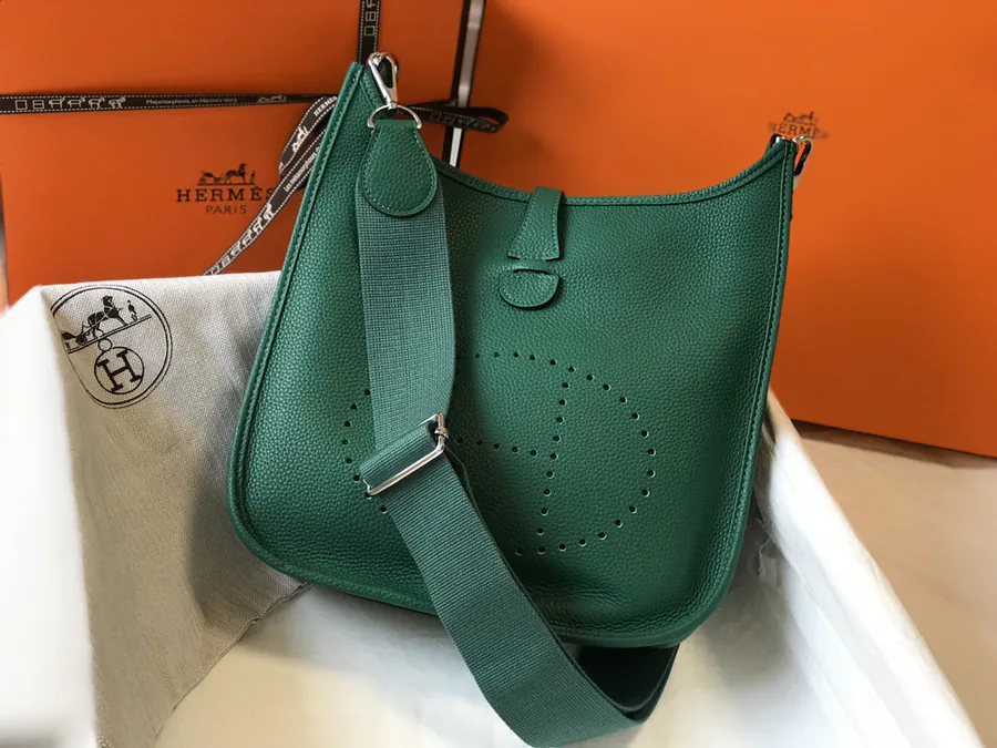 Evelyne 伊芙琳 Bucket Bag Semi Handmade Grained Calfskin