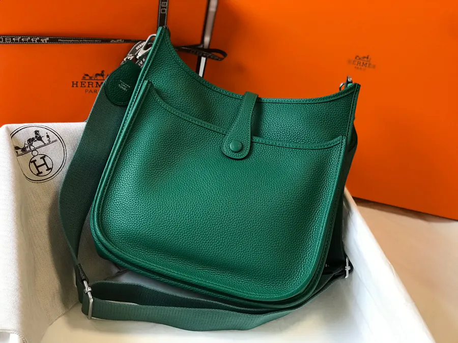 Evelyne 伊芙琳 Bucket Bag Semi Handmade Grained Calfskin