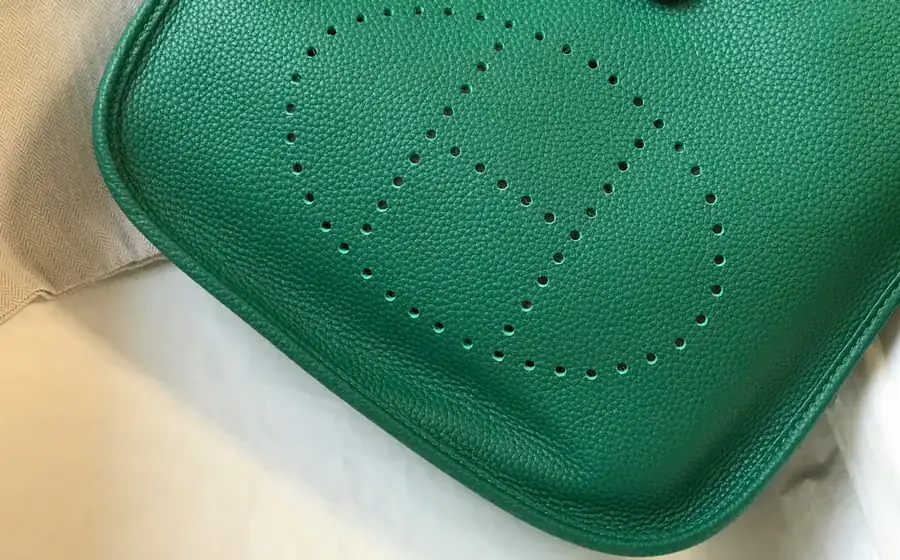 Evelyne 伊芙琳 Bucket Bag Semi Handmade Grained Calfskin