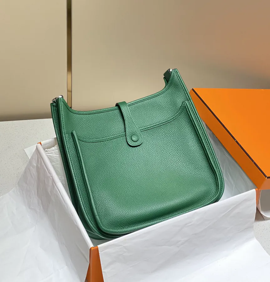 Evelyne Emerald Bucket Bag Classic Lattice H Letter