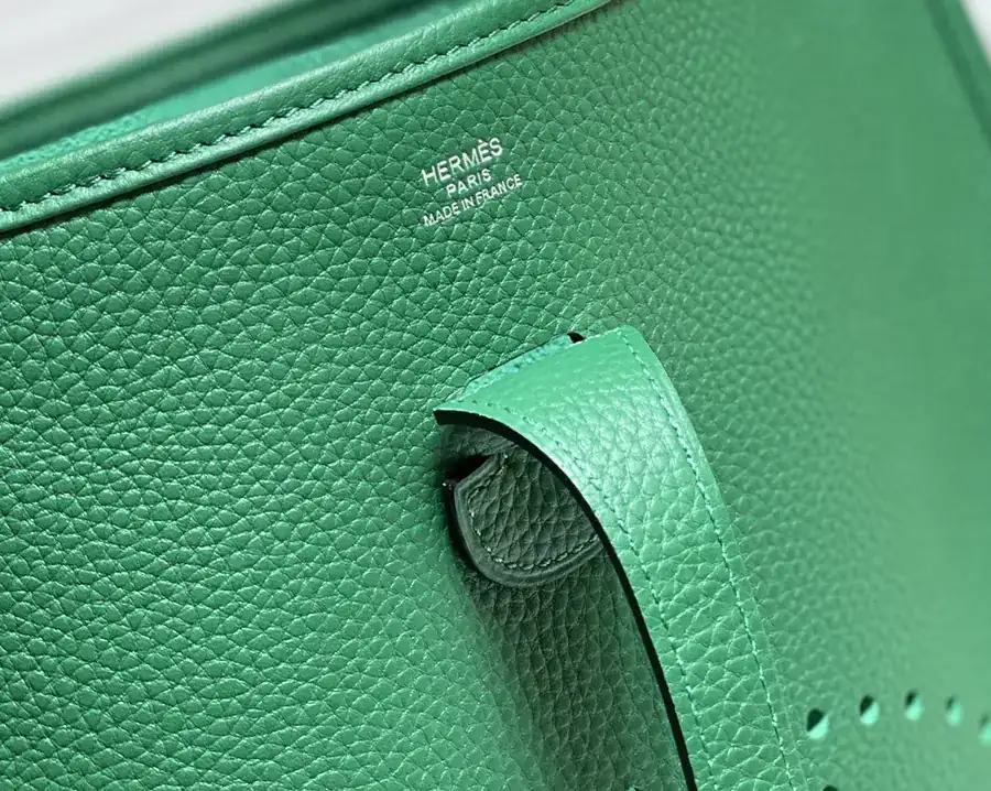 Evelyne Emerald Bucket Bag Classic Lattice H Letter