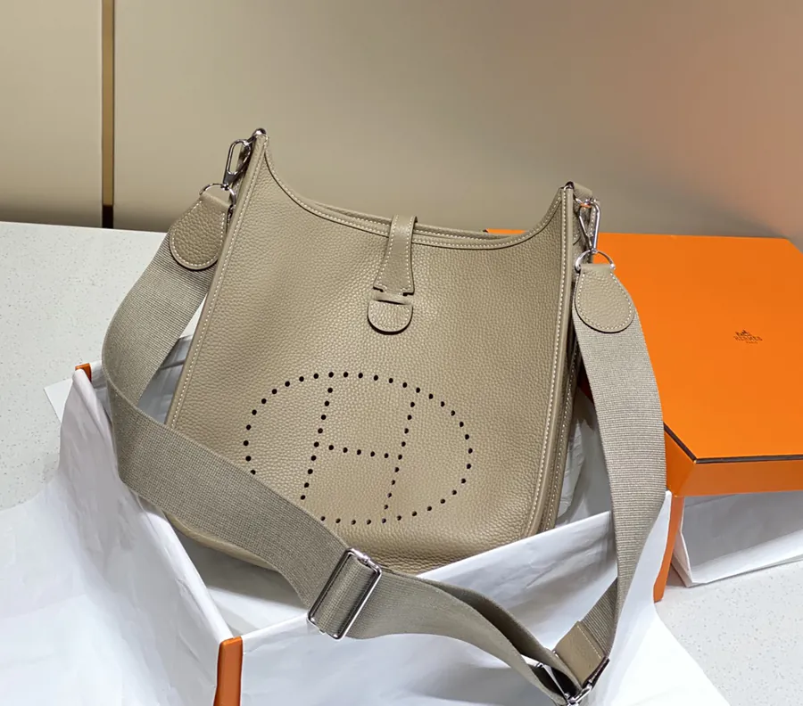 Evelyne Bucket Bag Classic Lattice H Letter, Spot Gray
