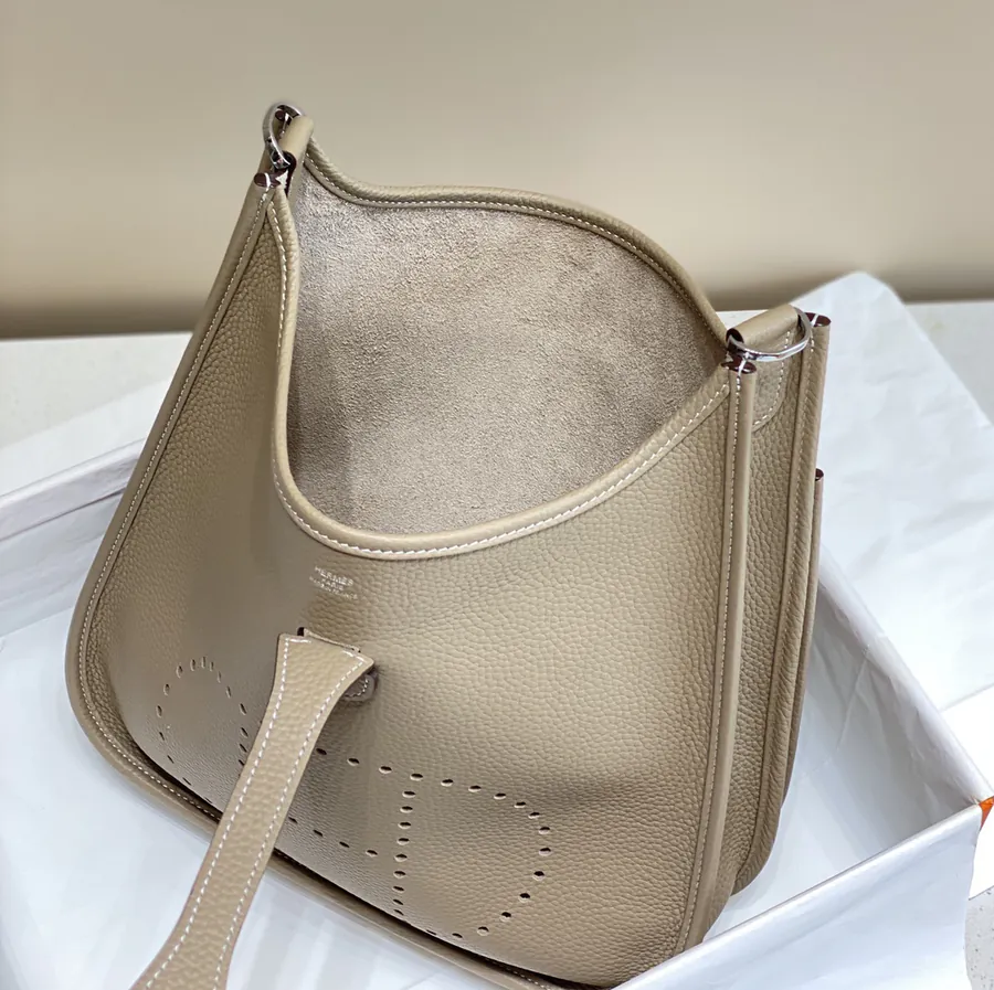 Evelyne Bucket Bag Classic Lattice H Letter, Spot Gray