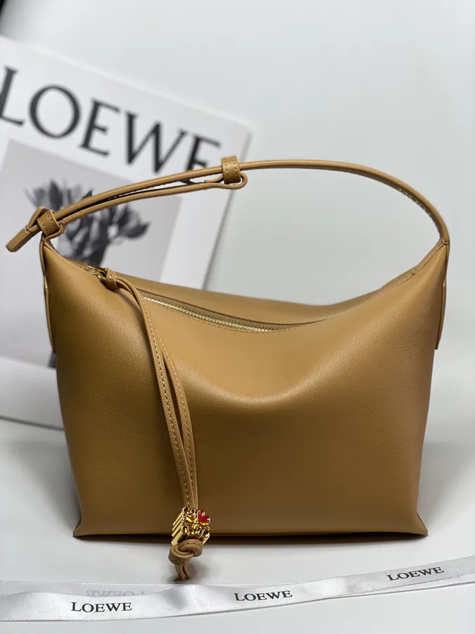 Löwe 🔥 New Cubi Tote Limited Edition