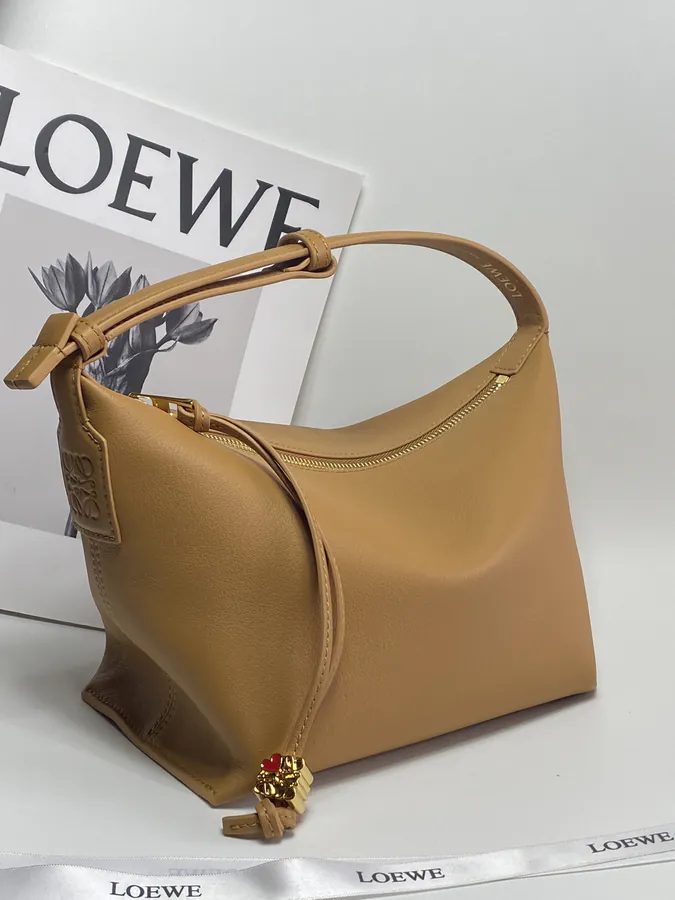 Löwe 🔥 New Cubi Tote Limited Edition