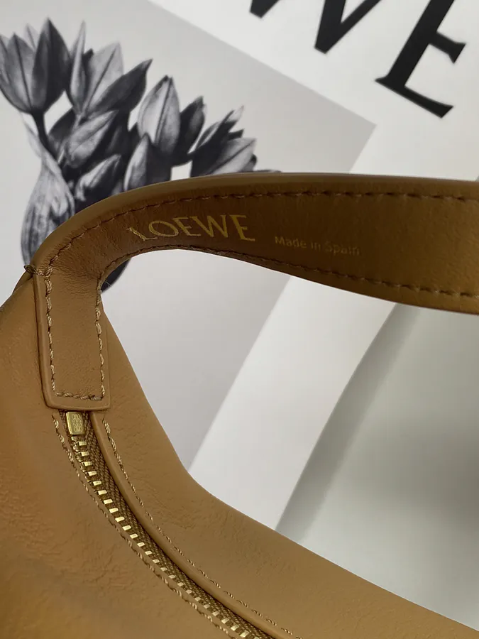 Löwe 🔥 New Cubi Tote Limited Edition