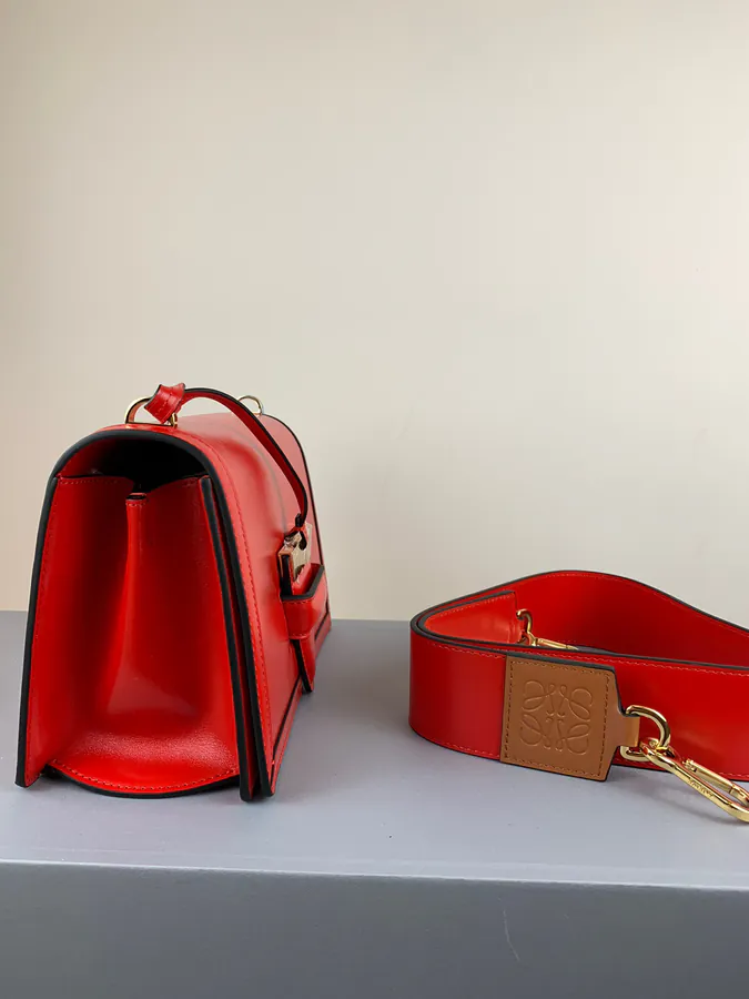 Loe Triangle Bag Premium Quality