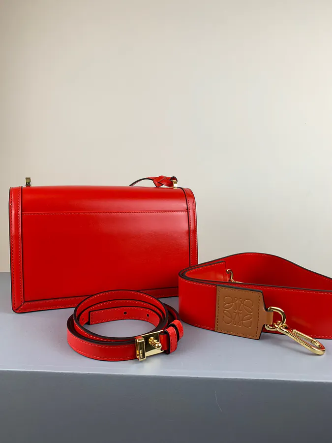 Loe Triangle Bag Premium Quality