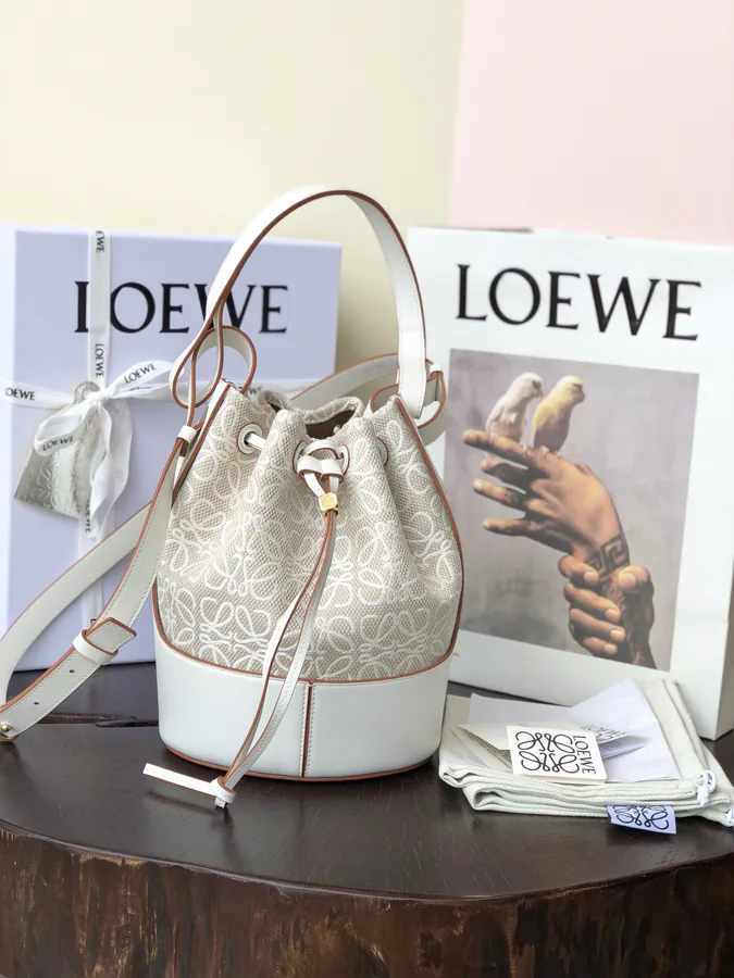 Premium Quality Original Leather Balloon Bag Small P900