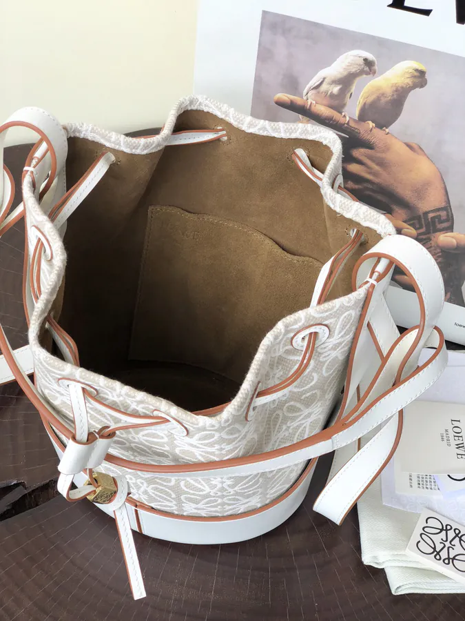 Premium Quality Original Leather Balloon Bag Small P900