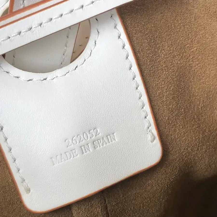 Premium Quality Original Leather Balloon Bag Small P900