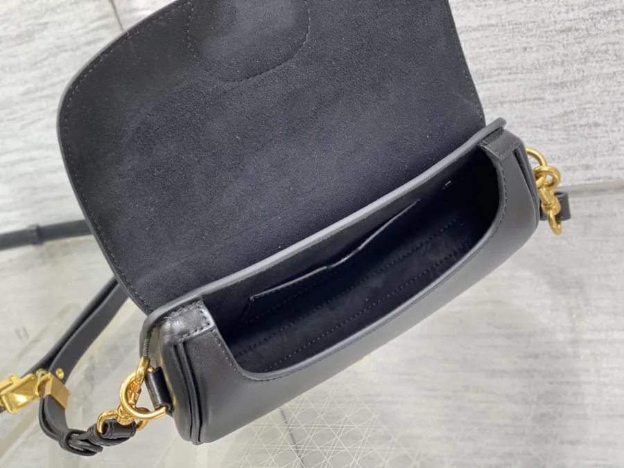 Bobby Series P650 Handbag Premium Calfskin, Adjustable Strap, Versatile Style