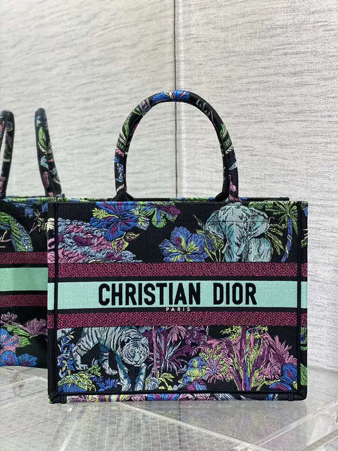 P500 Medium Tote Animal Spring Summer Collection