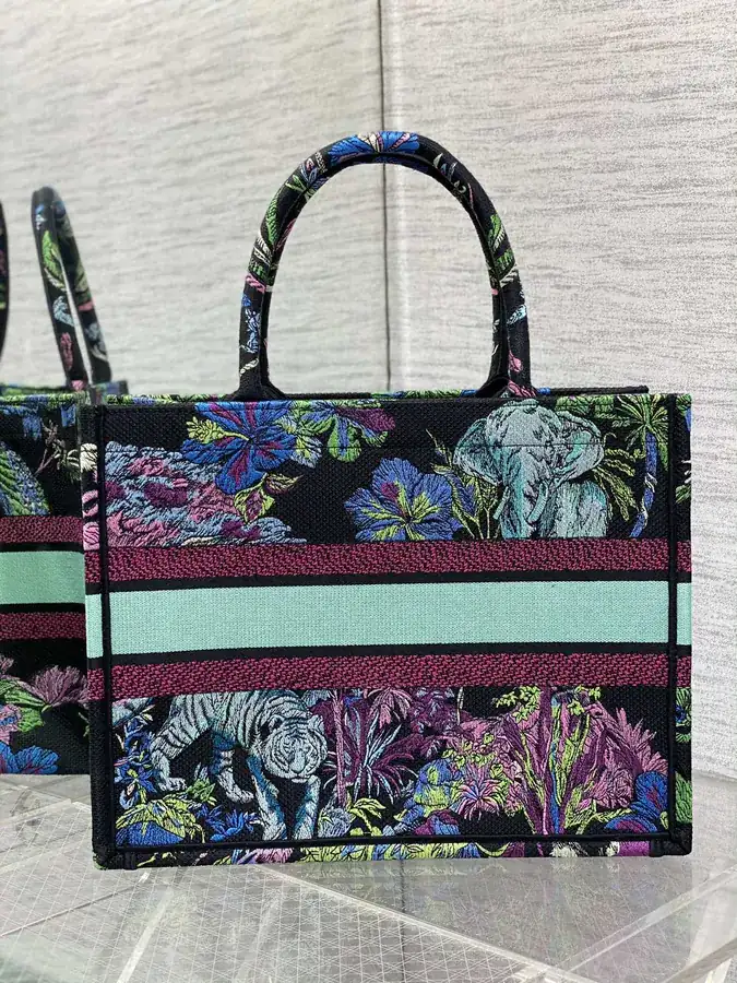 P500 Medium Tote Animal Spring Summer Collection