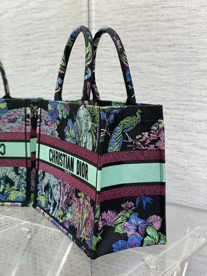 P500 Medium Tote Animal Spring Summer Collection
