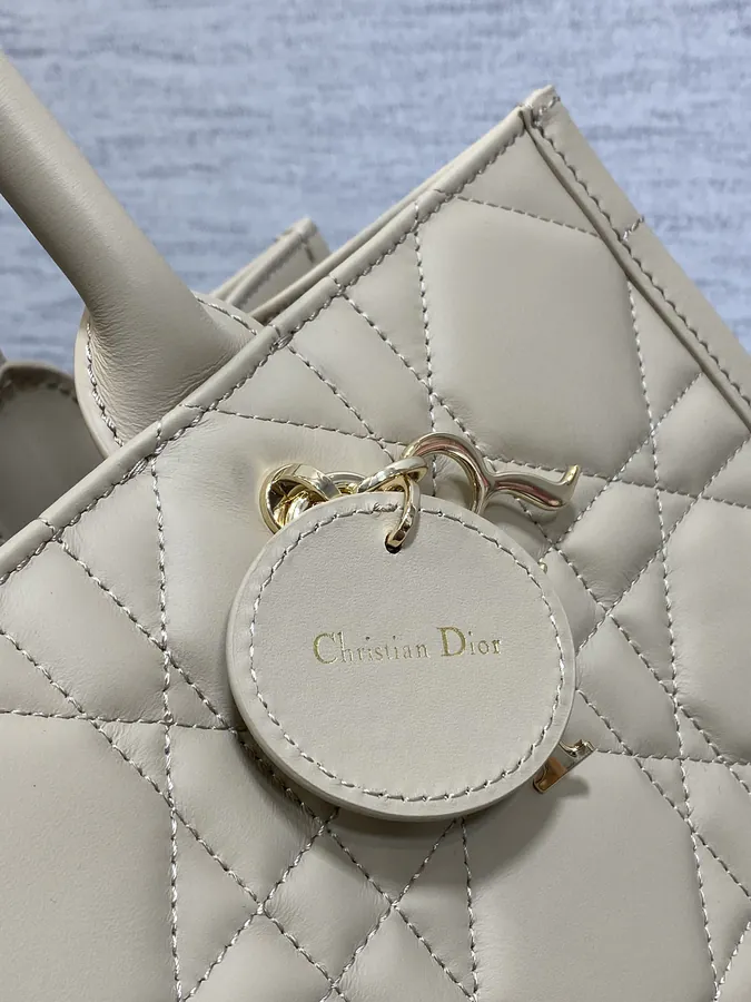 P800 Medium Tote Autumn Winter Collection