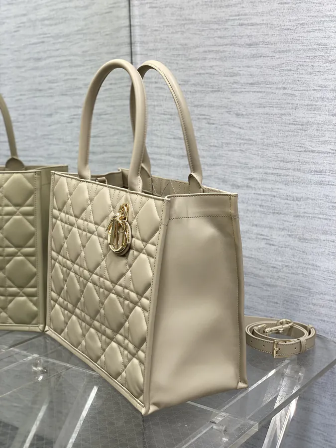 P800 Medium Tote Autumn Winter Collection