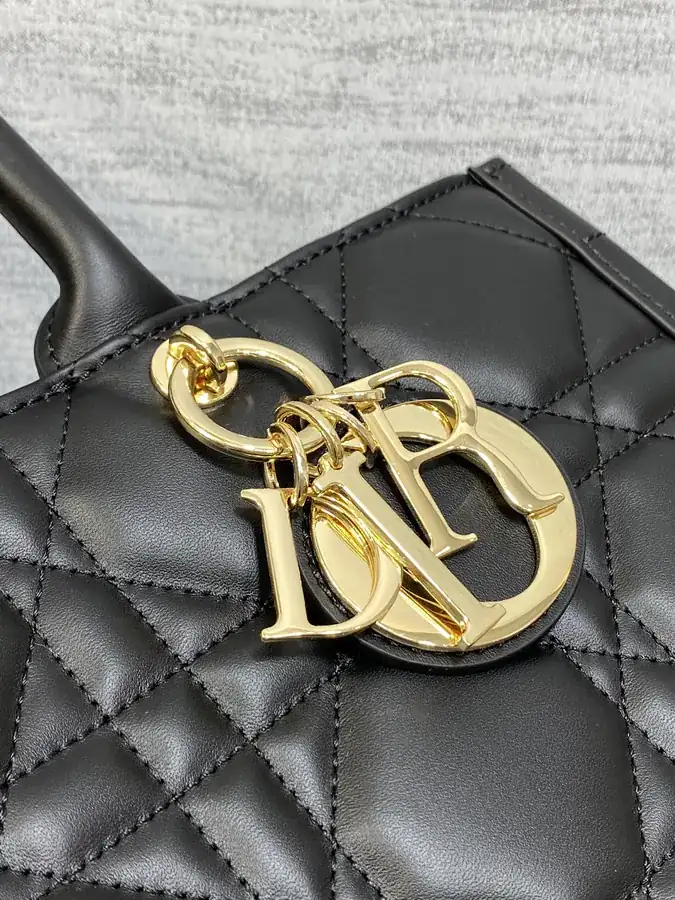P800 Medium Tote Autumn Winter Collection