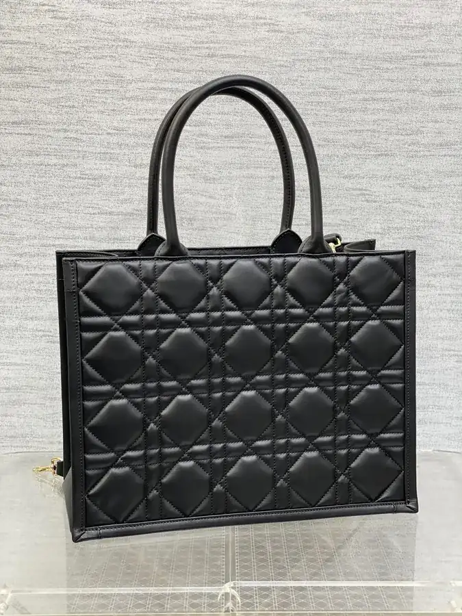 P800 Medium Tote Autumn Winter Collection