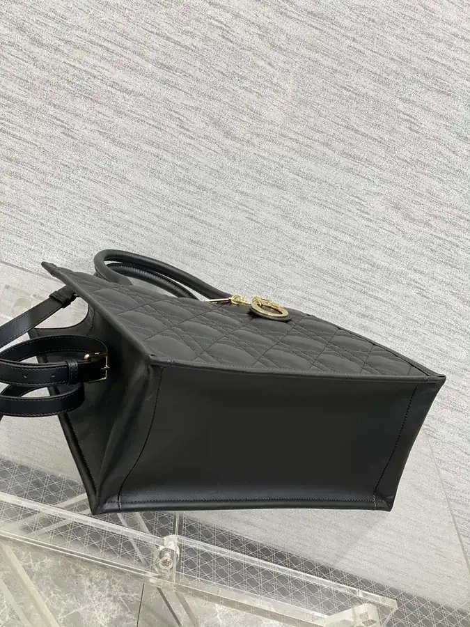 P800 Medium Tote Autumn Winter Collection