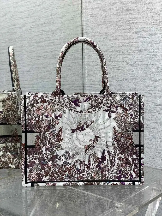 P500 Medium Tote Spring Summer Collection