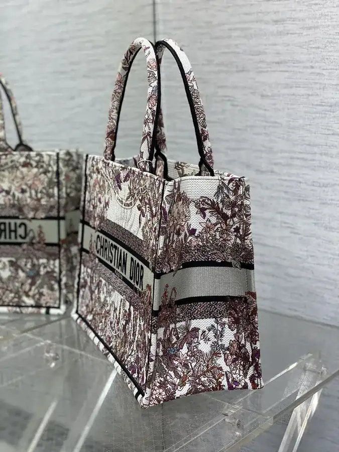 P500 Medium Tote Spring Summer Collection