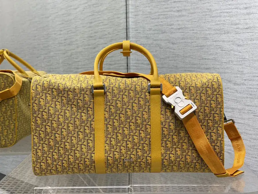 Premium Quality P800 Latest Travel Bag