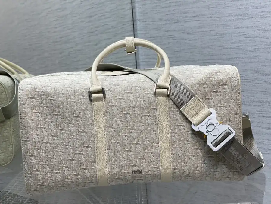 P800 Latest Travel Bag Premium Quality