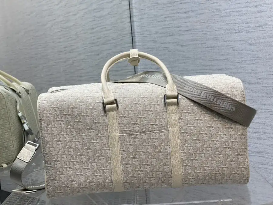 P800 Latest Travel Bag Premium Quality