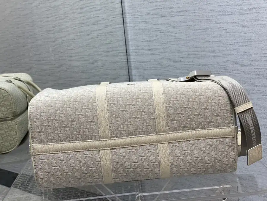 P800 Latest Travel Bag Premium Quality