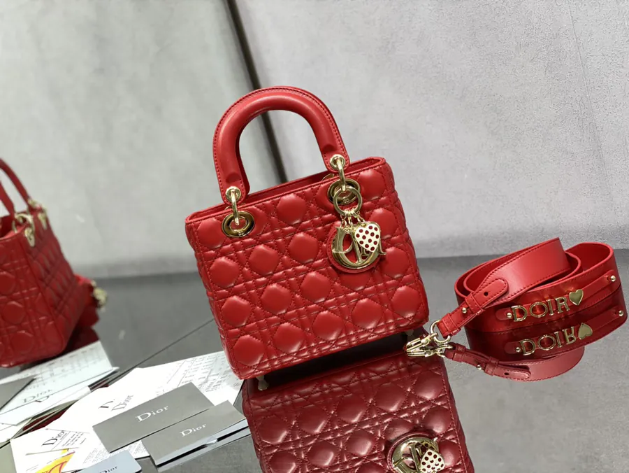 P730 Lady Four Compartment Red Xixi Edition