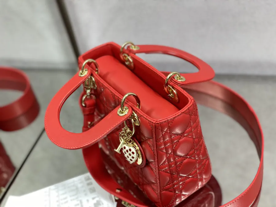 P730 Lady Four Compartment Red Xixi Edition