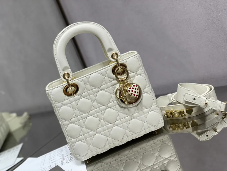 P730 Lady Four Compartment X情人节 Edition