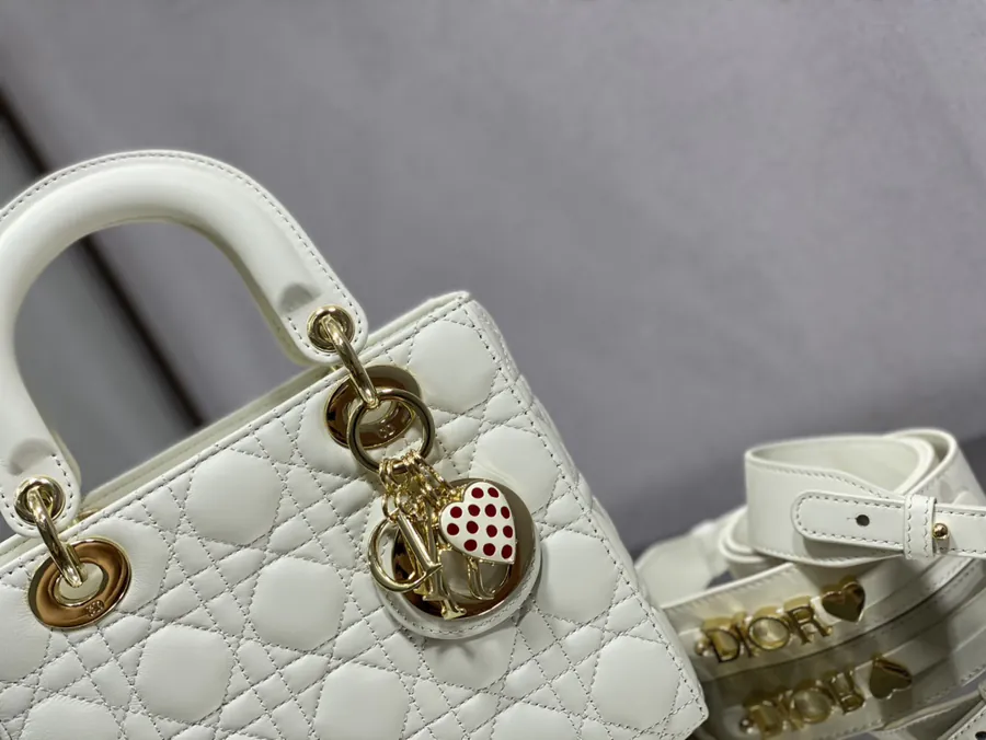 P730 Lady Four Compartment X情人节 Edition