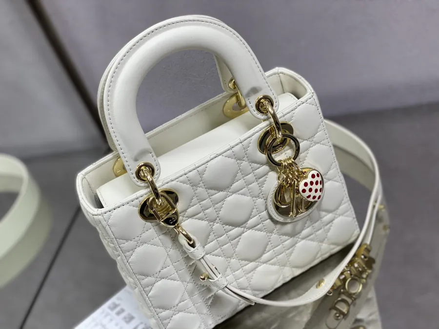 P730 Lady Four Compartment X情人节 Edition