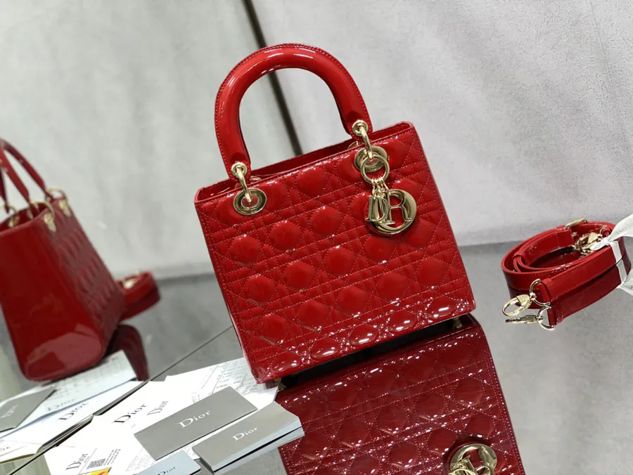 P650 Lady Five Compartment Flip Top Cherry Red