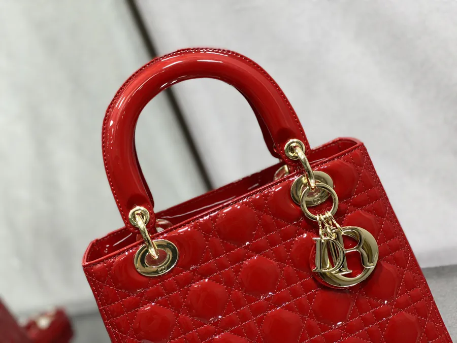P650 Lady Five Compartment Flip Top Cherry Red