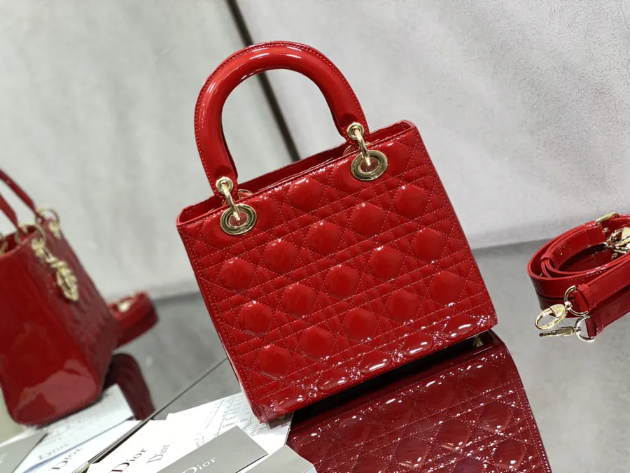 P650 Lady Five Compartment Flip Top Cherry Red