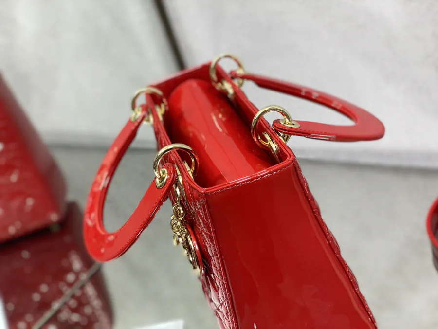P650 Lady Five Compartment Flip Top Cherry Red