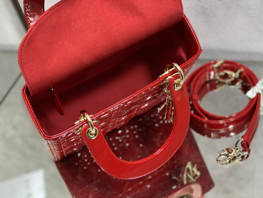 P650 Lady Five Compartment Flip Top Cherry Red